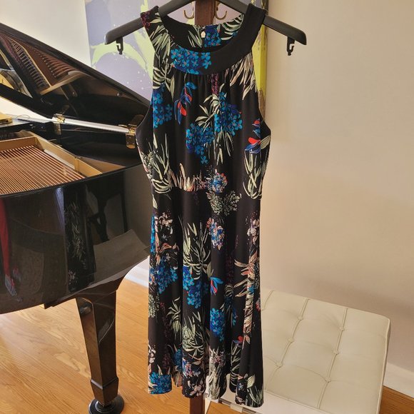 Tommy Hilfiger Dresses & Skirts - Tommy Hilfiger Floral Fit and Flare Dress US 4
